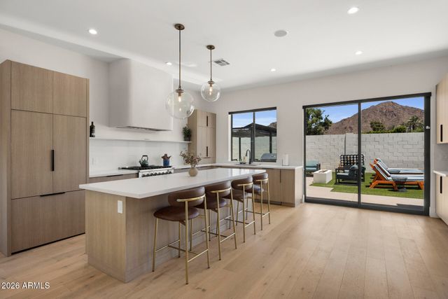 4546 E CAMPBELL Avenue, Phoenix, AZ 85018