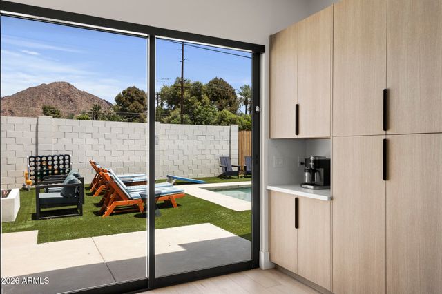 4546 E CAMPBELL Avenue, Phoenix, AZ 85018