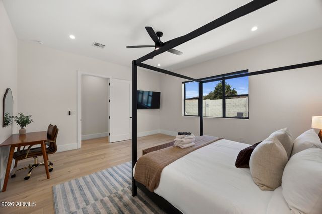 4546 E CAMPBELL Avenue, Phoenix, AZ 85018