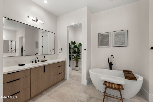 4546 E CAMPBELL Avenue, Phoenix, AZ 85018