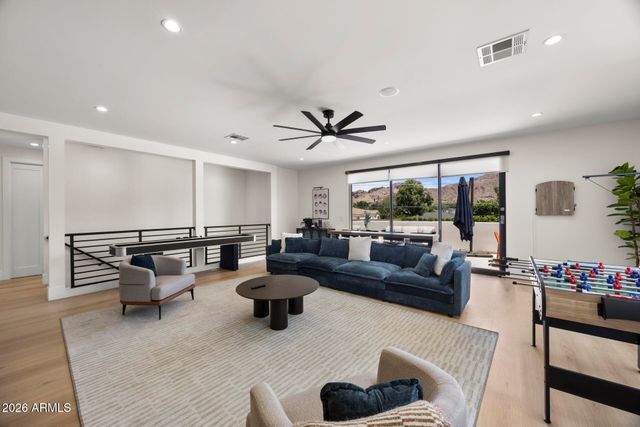 4546 E CAMPBELL Avenue, Phoenix, AZ 85018