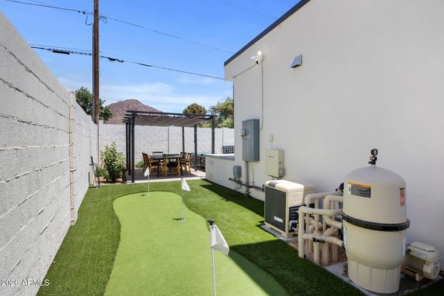 4546 E CAMPBELL Avenue, Phoenix, AZ 85018