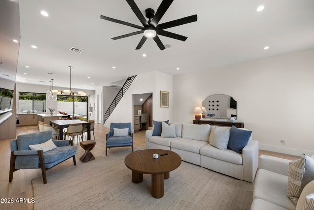 4546 E CAMPBELL Avenue, Phoenix, AZ 85018