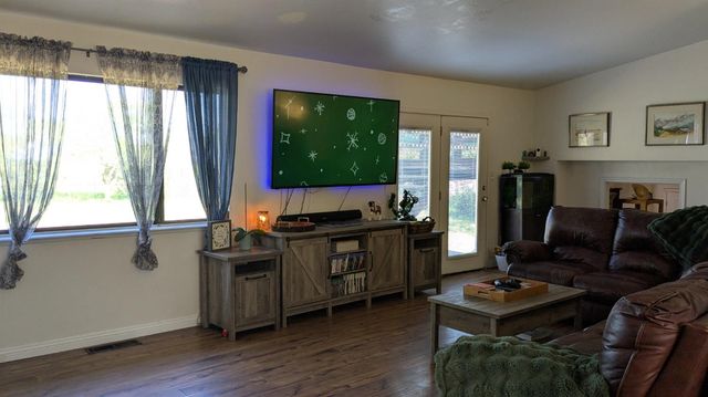 6949 Eric Ln, Wheatland, CA 95692