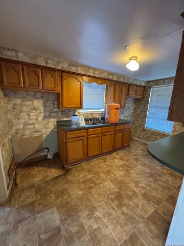 13544 S IH 35, Von Ormy, TX 78073