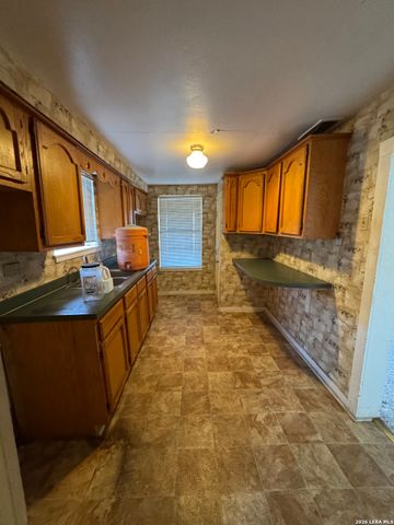 13544 S IH 35, Von Ormy, TX 78073