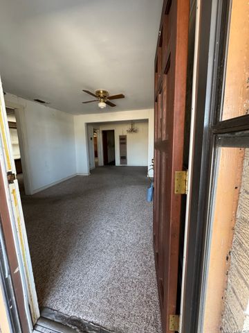 13544 S IH 35, Von Ormy, TX 78073