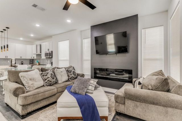 2214 Dyson Street, Dallas, TX 75215