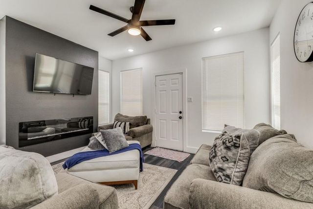 2214 Dyson Street, Dallas, TX 75215