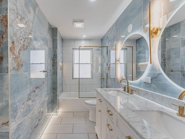 1116 S Busse Road, Mount Prospect, IL 60056