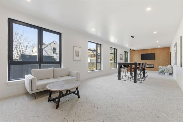 85 Myrtle St 106, Quincy, MA 02171