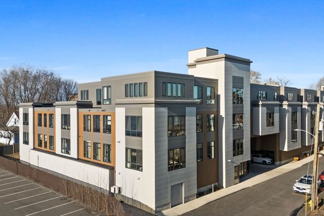 85 Myrtle St 106, Quincy, MA 02171