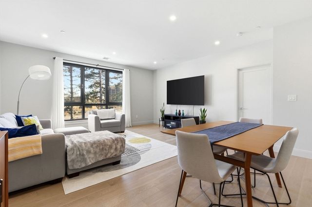 85 Myrtle St 106, Quincy, MA 02171