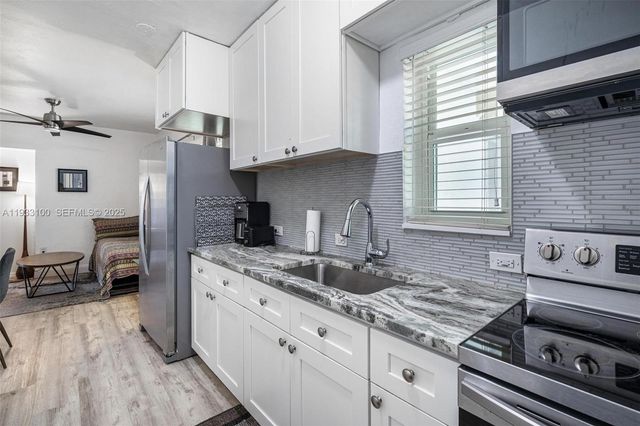 859 NE 90th St, Miami, FL 33138