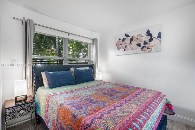 859 NE 90th St, Miami, FL 33138