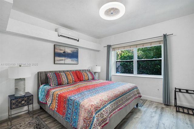 859 NE 90th St, Miami, FL 33138