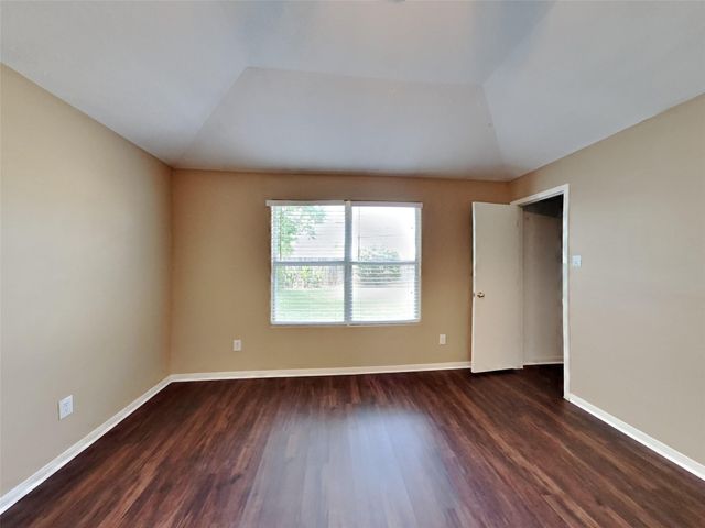 5215 Lavender Lane, Baytown, TX 77521