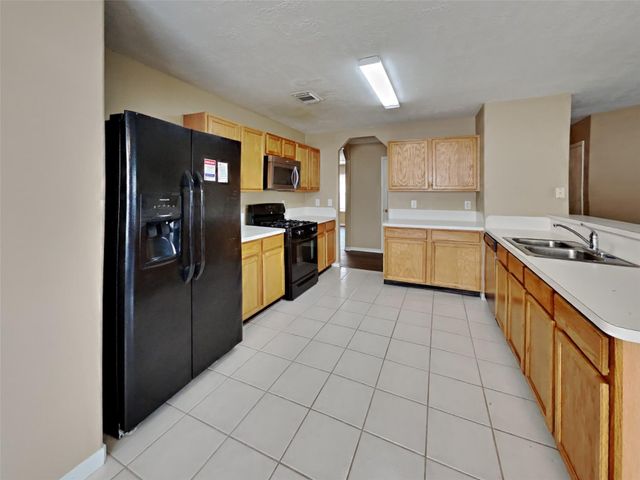5215 Lavender Lane, Baytown, TX 77521