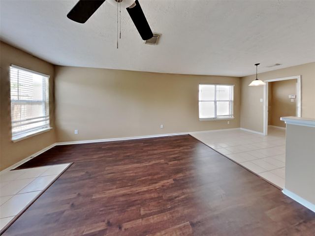 5215 Lavender Lane, Baytown, TX 77521