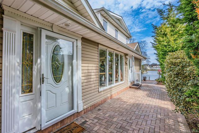 119 Alhambra Road, Massapequa, NY 11758