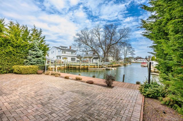 119 Alhambra Road, Massapequa, NY 11758