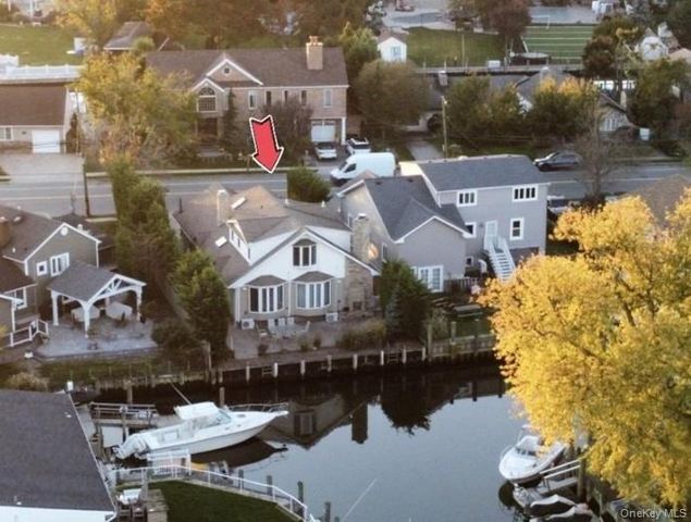119 Alhambra Road, Massapequa, NY 11758