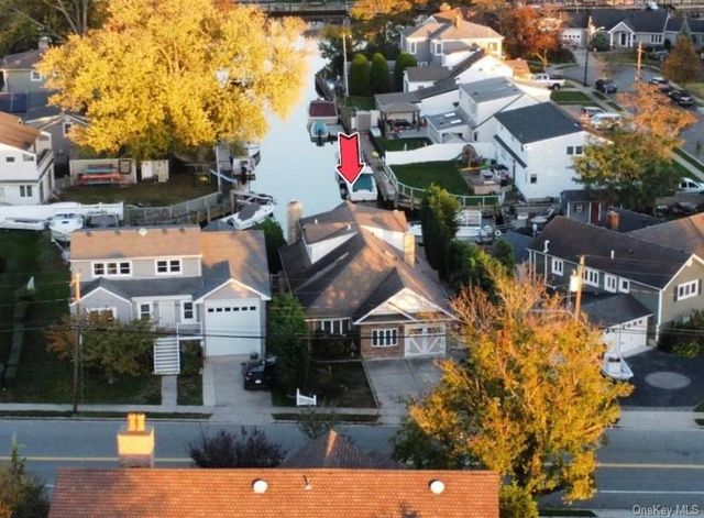 119 Alhambra Road, Massapequa, NY 11758