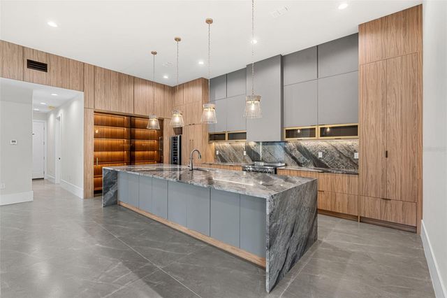 240 N PHELPS AVENUE, Winter Park, FL 32789