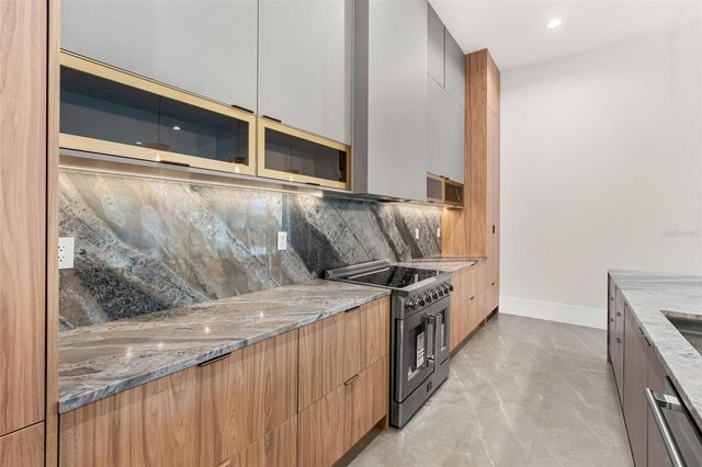 240 N PHELPS AVENUE, Winter Park, FL 32789