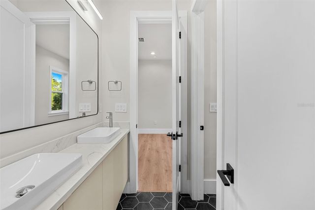 240 N PHELPS AVENUE, Winter Park, FL 32789