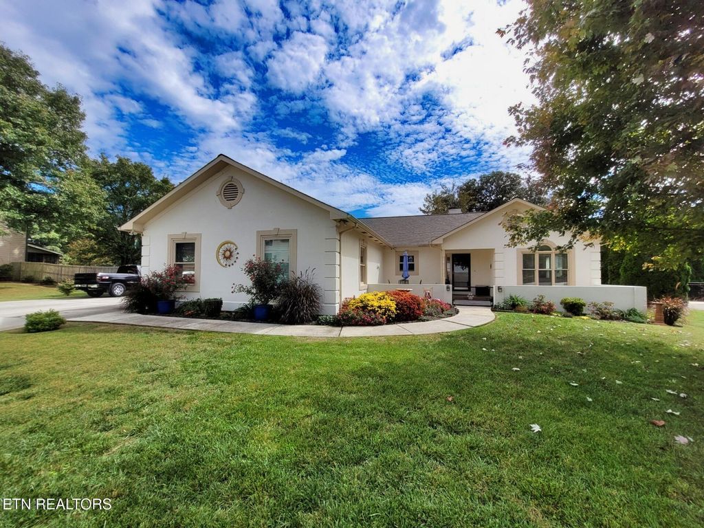 9204 Water Hill Drive, Knoxville, TN 37922