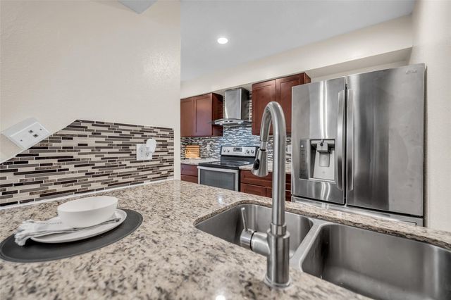 10555 Turtlewood Court 414, Houston, TX 77072