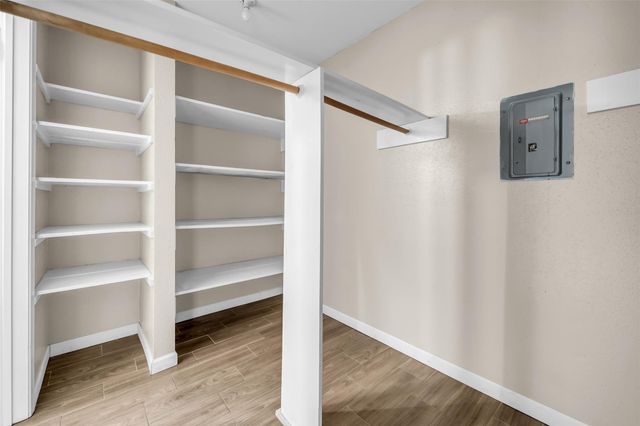 10555 Turtlewood Court 414, Houston, TX 77072