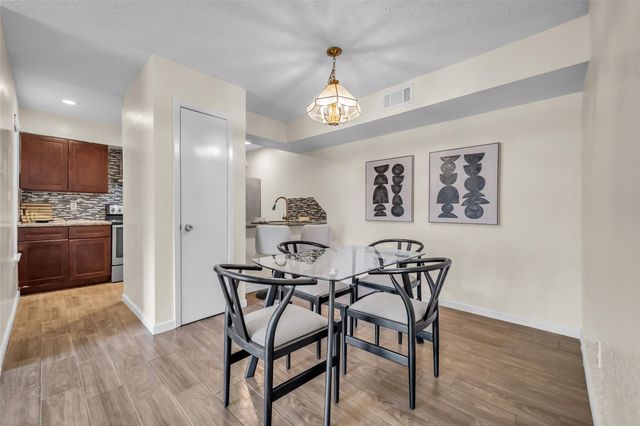 10555 Turtlewood Court 414, Houston, TX 77072