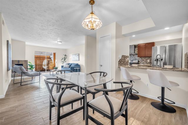 10555 Turtlewood Court 414, Houston, TX 77072