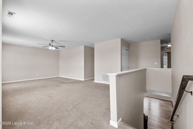 216 Round Rock Dr, Shepherdsville, KY 40165