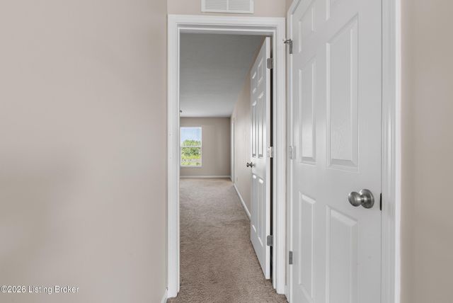 216 Round Rock Dr, Shepherdsville, KY 40165