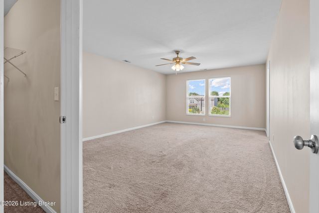 216 Round Rock Dr, Shepherdsville, KY 40165