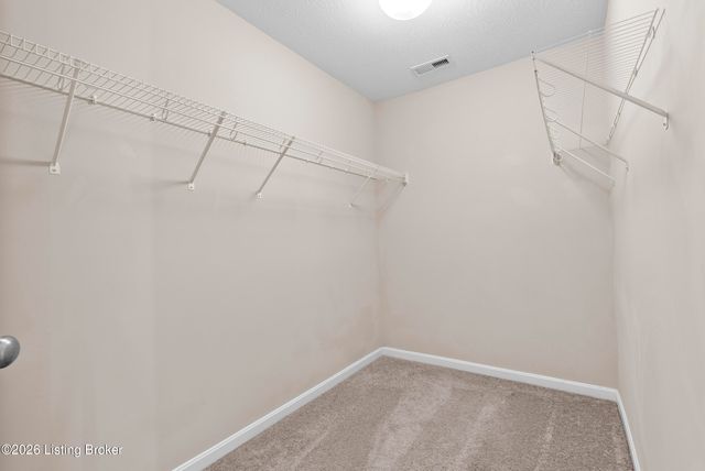 216 Round Rock Dr, Shepherdsville, KY 40165