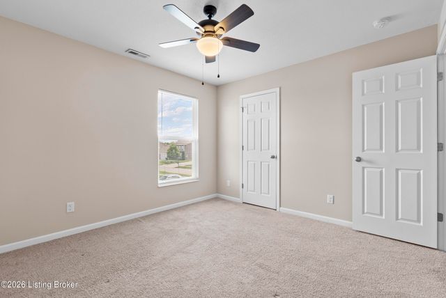 216 Round Rock Dr, Shepherdsville, KY 40165