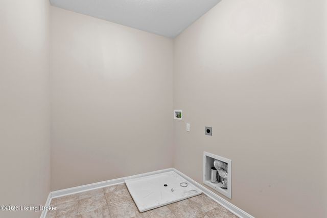 216 Round Rock Dr, Shepherdsville, KY 40165
