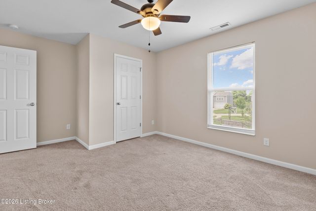 216 Round Rock Dr, Shepherdsville, KY 40165