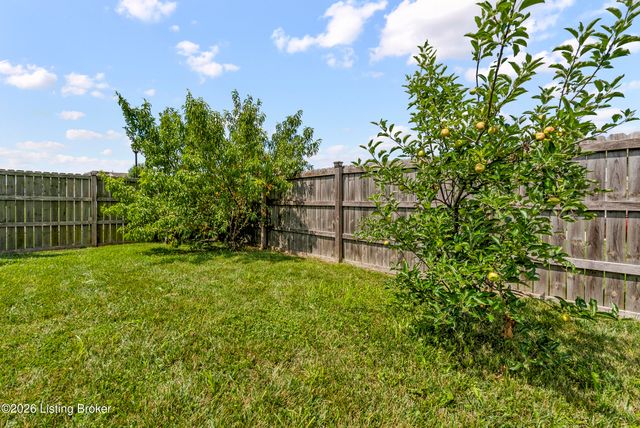 216 Round Rock Dr, Shepherdsville, KY 40165