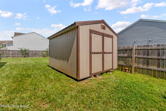 216 Round Rock Dr, Shepherdsville, KY 40165