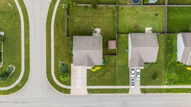 216 Round Rock Dr, Shepherdsville, KY 40165
