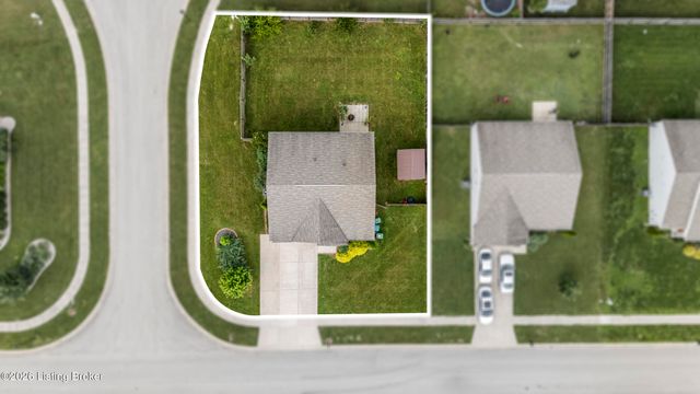 216 Round Rock Dr, Shepherdsville, KY 40165