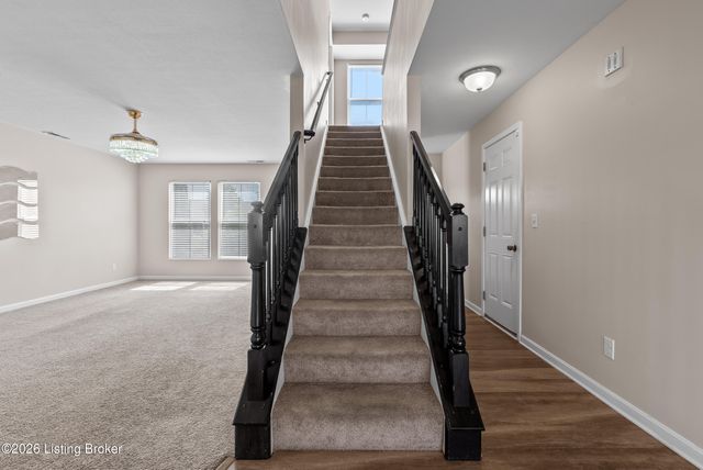216 Round Rock Dr, Shepherdsville, KY 40165