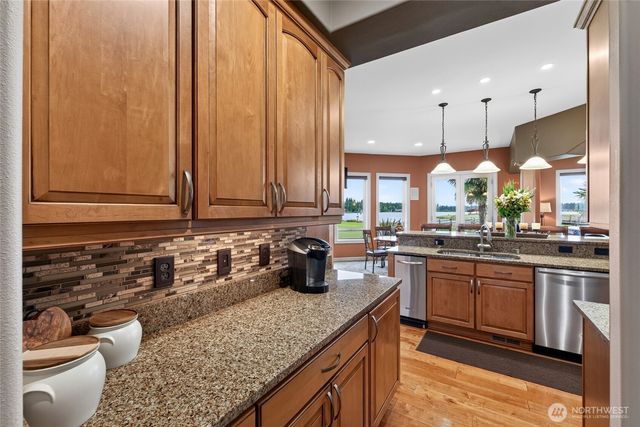 20208 Island Parkway East, Lake Tapps, WA 98391