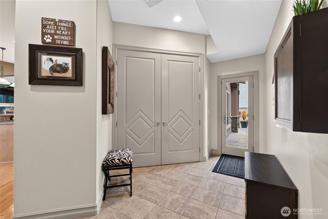 20208 Island Parkway East, Lake Tapps, WA 98391