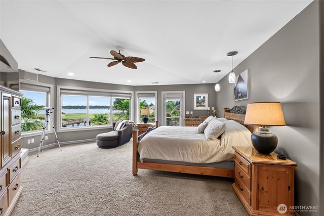 20208 Island Parkway East, Lake Tapps, WA 98391